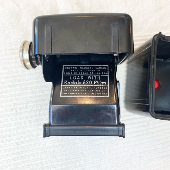Vintage 50s Kodak Brownie Hawkeye Camera - Picture 12 of 14